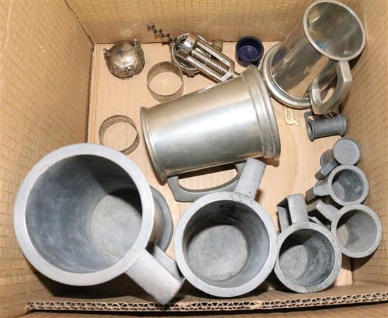 7 pewter mugs, 2 later pewter mugs, 10 other misc items, salts, corkscrews etc(-)